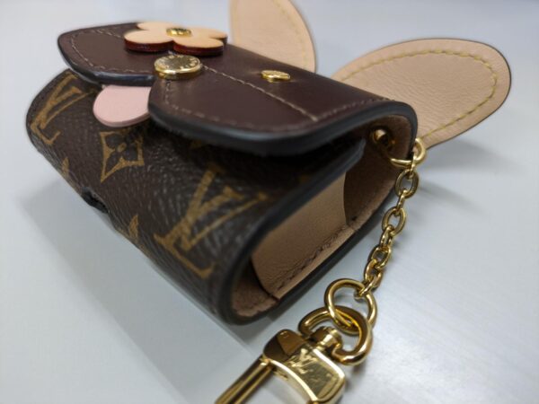 1240003005563 5 Louis Vuitton Etui Earphone Case Monogram