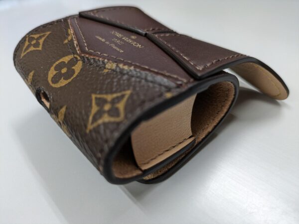 1240003005563 9 Louis Vuitton Etui Earphone Case Monogram