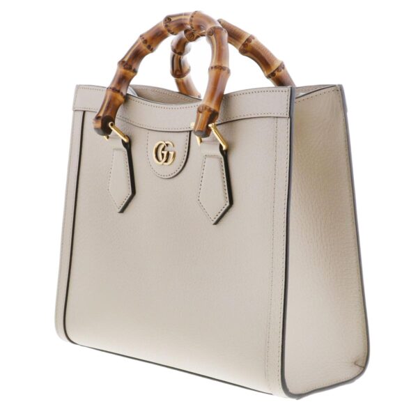 1240004028625 2 Gucci Diana Small Tote Bag Beige