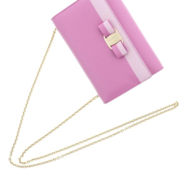 1240007020096 5 Ferragamo Vara Chain Shoulder Bag Pink