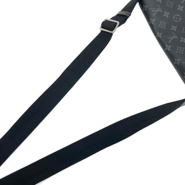 1240007024991 5 Louis Vuitton District PM NV2 Shoulder Bag Monogram Eclipse Black