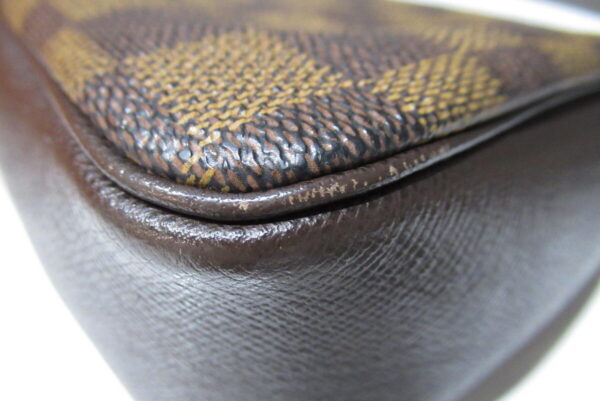 12402955 6 Louis Vuitton Truth Pouch Damier