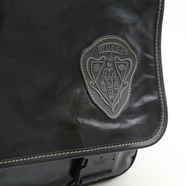 12480606 6 Gucci Crest Emblem Messenger Bag Black