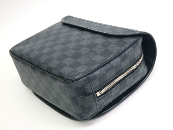 141687 170 2 Louis Vuitton Damier Graphite Truth Suspendable Pouch Damier Graphite