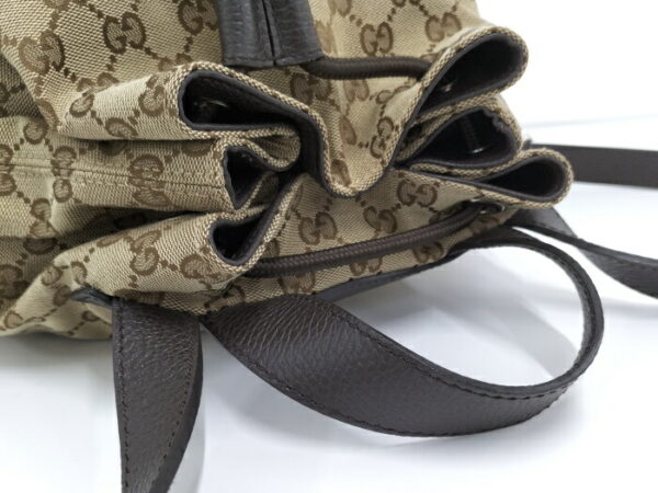 2000087252000645 8 Gucci Rucksack Logo GG Beige