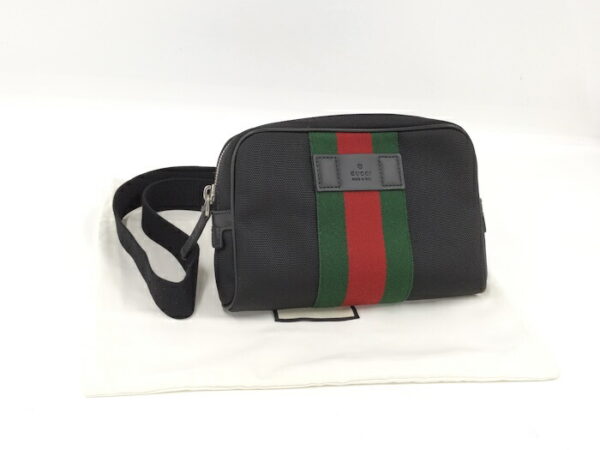 2000087252000711 10 Gucci Waist Bag Black