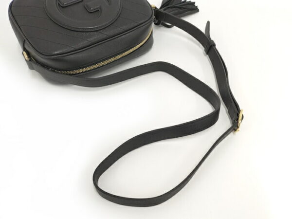 2000087259300243 4 Gucci Small Shoulder Bag Gucci Blondie Black