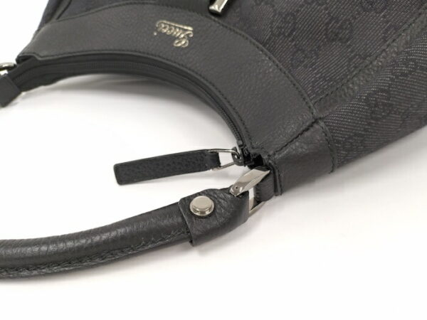 2000088252000377 6 Gucci Abbey Handbag Leather Black