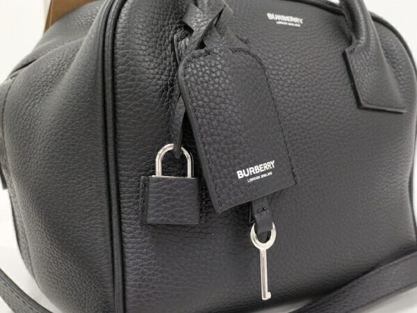 2000169252000053 7 Burberry 2WAY Handbag Leather Black