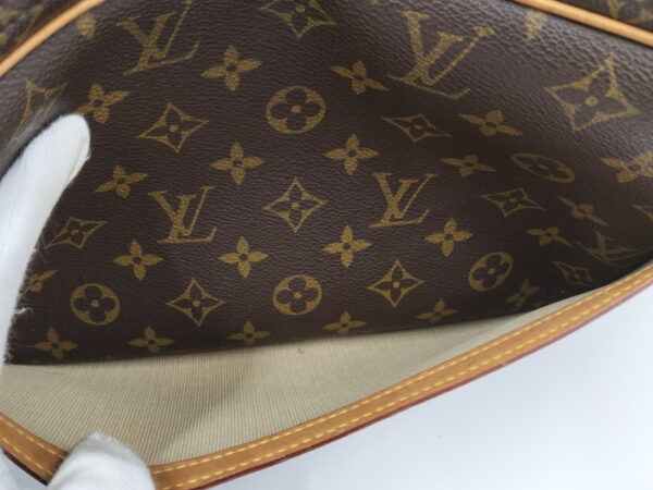 2000601259200005 9 Louis Vuitton Reporter 28 Shoulder Bag Monogram