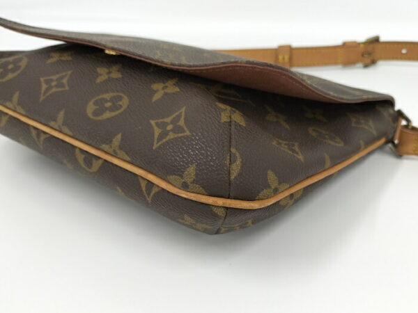 2000773251200288 3 Louis Vuitton Musette Tango Short Shoulder Bag Monogram