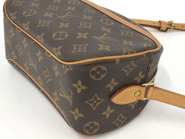 oplus 256 Louis Vuitton Blois Shoulder Bag Monogram