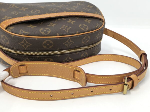 oplus 256 Louis Vuitton Blois Shoulder Bag Monogram