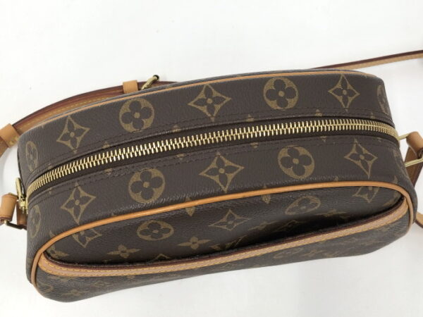 oplus 256 Louis Vuitton Blois Shoulder Bag Monogram