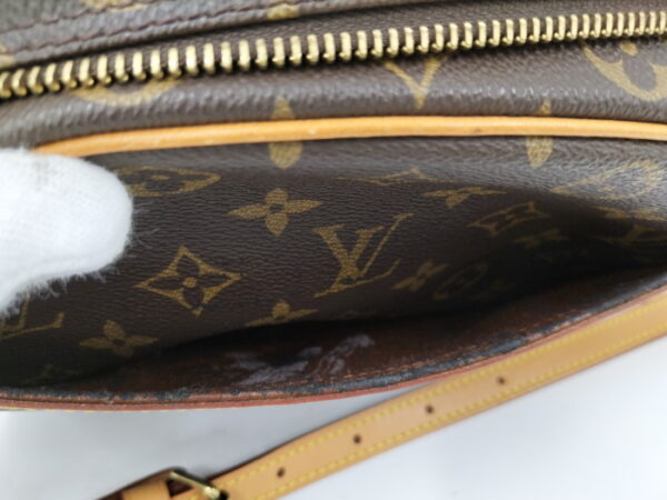 oplus 256 Louis Vuitton Blois Shoulder Bag Monogram