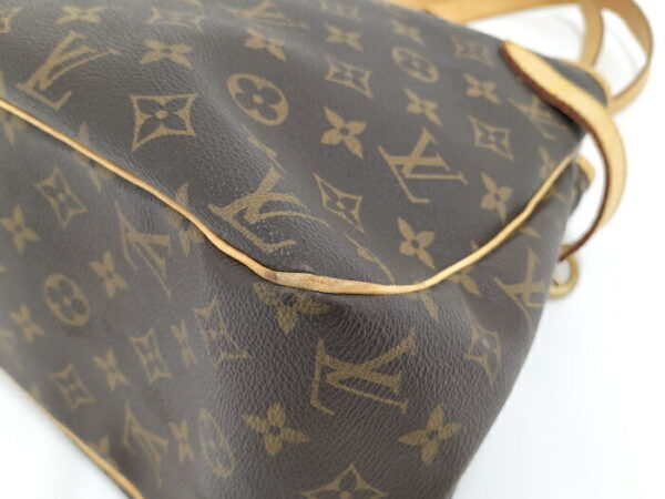 2000773251601121 3 Louis Vuitton Batignolles Shoulder Bag Monogram