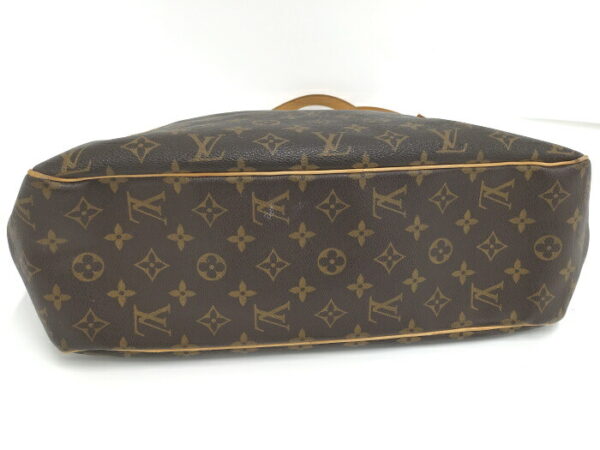 2000773251601121 5 Louis Vuitton Batignolles Shoulder Bag Monogram