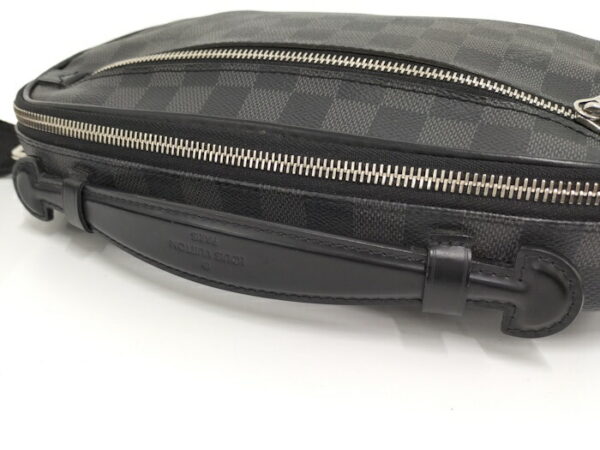 2000773251601195 7 Louis Vuitton Umbrella Body Bag Damier Graphite