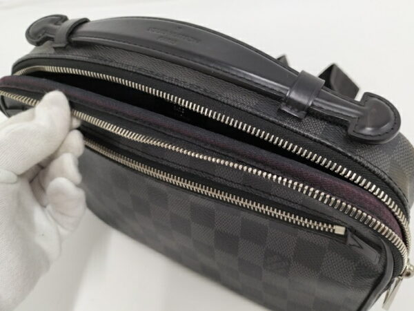 2000773251601195 8 Louis Vuitton Umbrella Body Bag Damier Graphite