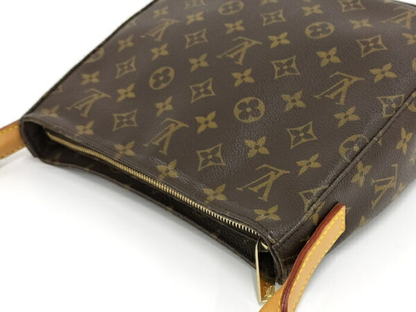 2000773252001100 3 Louis Vuitton Looping MM Handbag Monogram