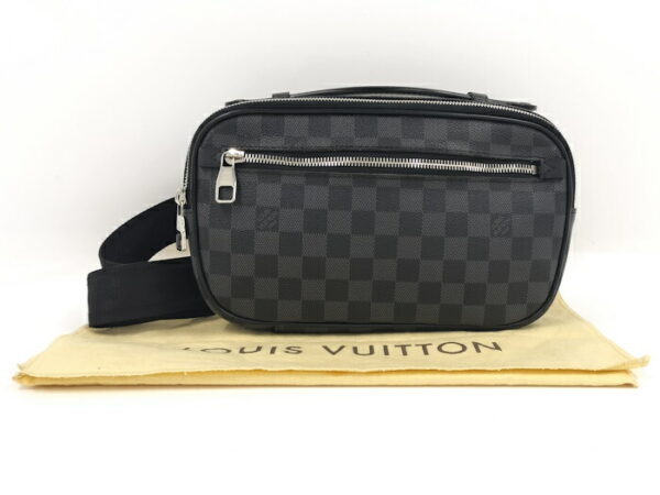 2000773252001147 10 Louis Vuitton Umbrella Body Bag Damier Graphite