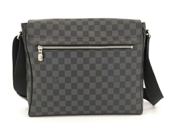 2000773252001154 2 Louis Vuitton District MM NM Shoulder Bag Damier Graphite