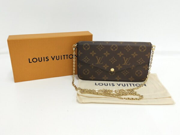 2000773252001200 10 Louis Vuitton Pochette Felicie Shoulder Bag