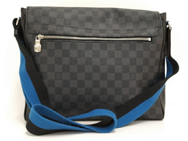 2000773252001219 2 Louis Vuitton District MM Messenger Bag Damier Graphite