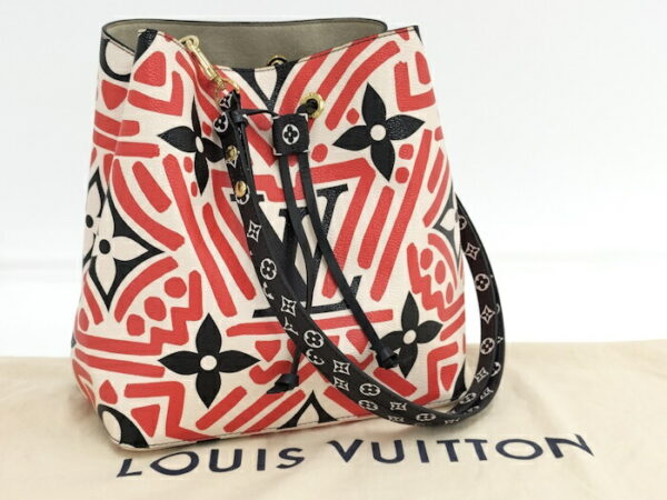 2000773252001220 10 Louis Vuitton Neo Noe Shoulder Bag Crème Rouge Monogram Giant