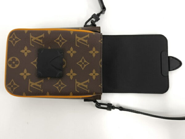 2000773252001235 7 Louis Vuitton S Lock Vertical Wearable Wallet Monogram Macassar