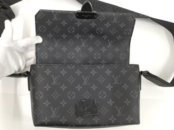 2000773257601006 8 Louis Vuitton S Cape Messenger Shoulder Bag Monogram Eclipse