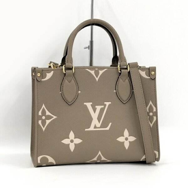 2000773257601061 1 Louis Vuitton On the Go PM Tote Bag Giant Empreinte Crème