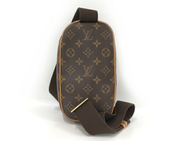 2000773257601102 2 Louis Vuitton Pochette Ganju Body Bag Monogram