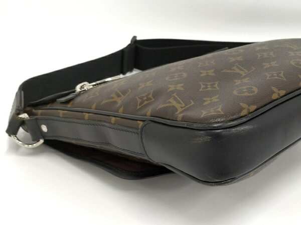 2000773257701487 5 Louis Vuitton Bus MM Monogram Shoulder Bag