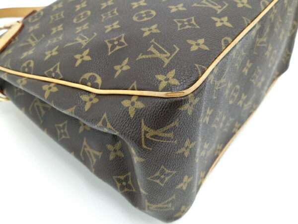 2000773257701570 3 Louis Vuitton Batignolles Shoulder Bag Monogram