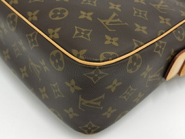 2000773257701584 3 Louis Vuitton Viva Cite GM Monogram Shoulder Bag