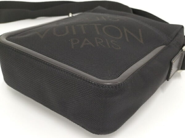 2000773257701635 3 Louis Vuitton Companion Shoulder Bag Black