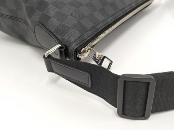 2000773258201536 5 Louis Vuitton Mick MM Shoulder Bag Damier Graphite