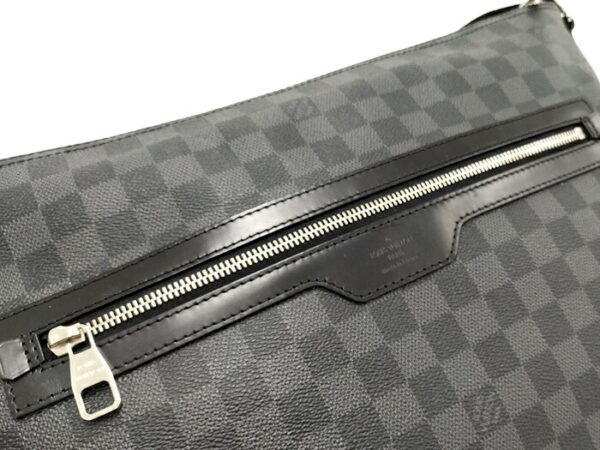 2000773258201536 7 Louis Vuitton Mick MM Shoulder Bag Damier Graphite