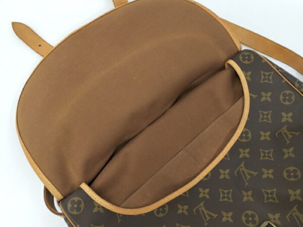 2000773258500446 7 Louis Vuitton Saumur 35 Shoulder Bag Monogram