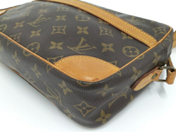 2000773258700853 3 Louis Vuitton Trocadero 27 Shoulder Bag Monogram