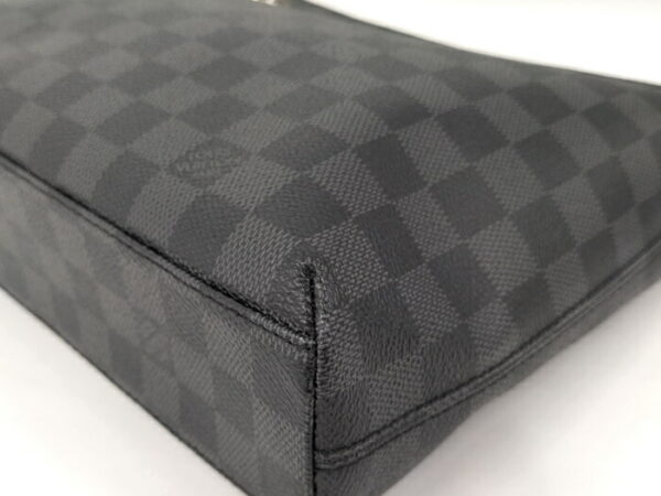 2000773258900538 3 Louis Vuitton Mick PM Shoulder Bag Damier Graphite