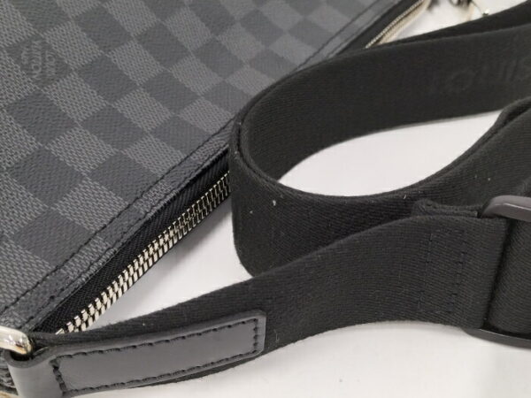 2000773258900538 5 Louis Vuitton Mick PM Shoulder Bag Damier Graphite