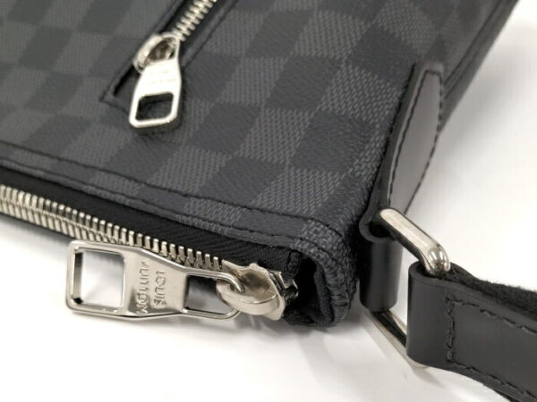 2000773258900538 7 Louis Vuitton Mick PM Shoulder Bag Damier Graphite