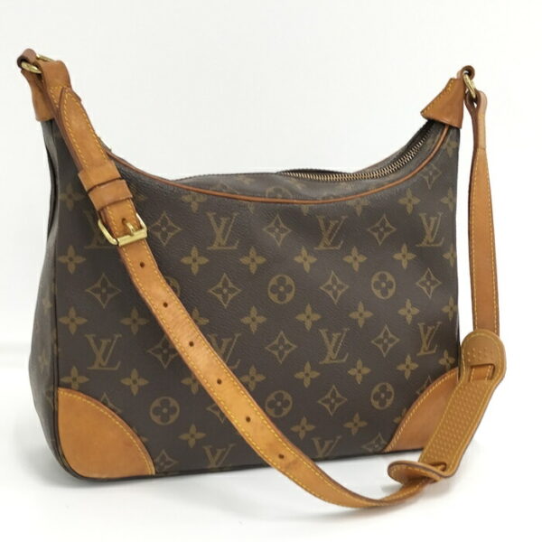 2000773258900568 1 Louis Vuitton Boulogne 30 Shoulder Bag Monogram