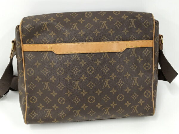 2000773259000437 2 Louis Vuitton Aves Shoulder Bag Monogram