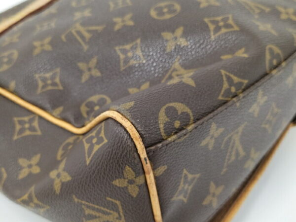 2000773259000437 3 Louis Vuitton Aves Shoulder Bag Monogram