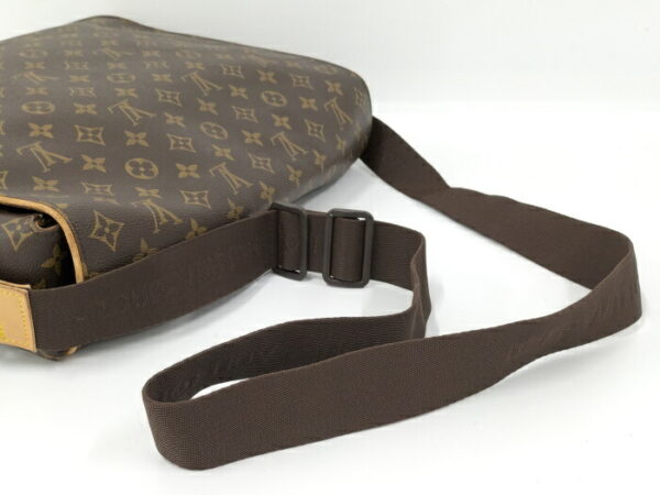 2000773259000437 4 Louis Vuitton Aves Shoulder Bag Monogram