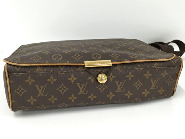 2000773259000437 5 Louis Vuitton Aves Shoulder Bag Monogram