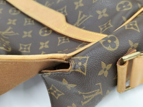 2000773259000437 7 Louis Vuitton Aves Shoulder Bag Monogram